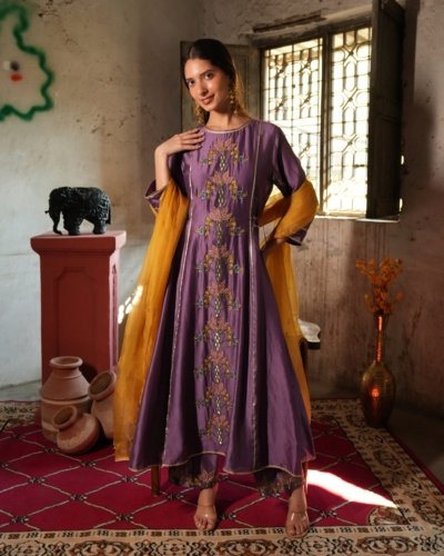 Gulmohar Kurta Se